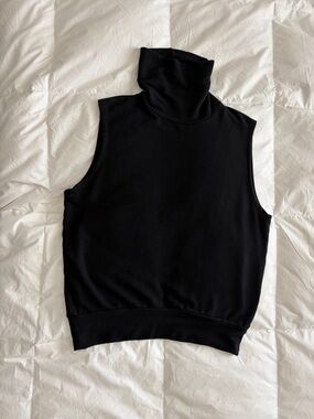 BLEUSALT Black Sleeveless Turtleneck Top